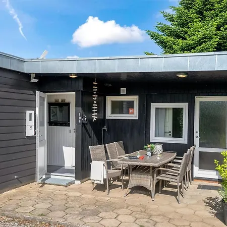 Nicklas - 250m From The Sea By Interhome *